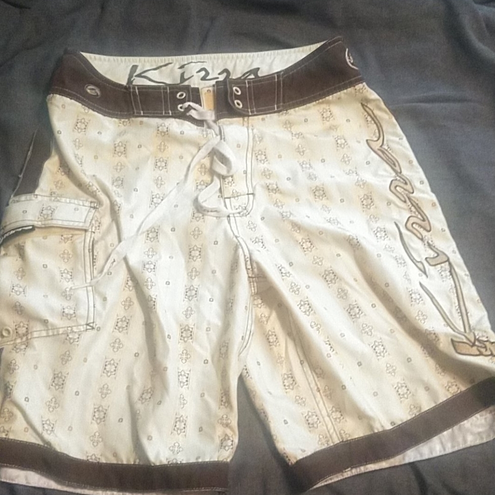 ⭐Kirra board shorts size 28